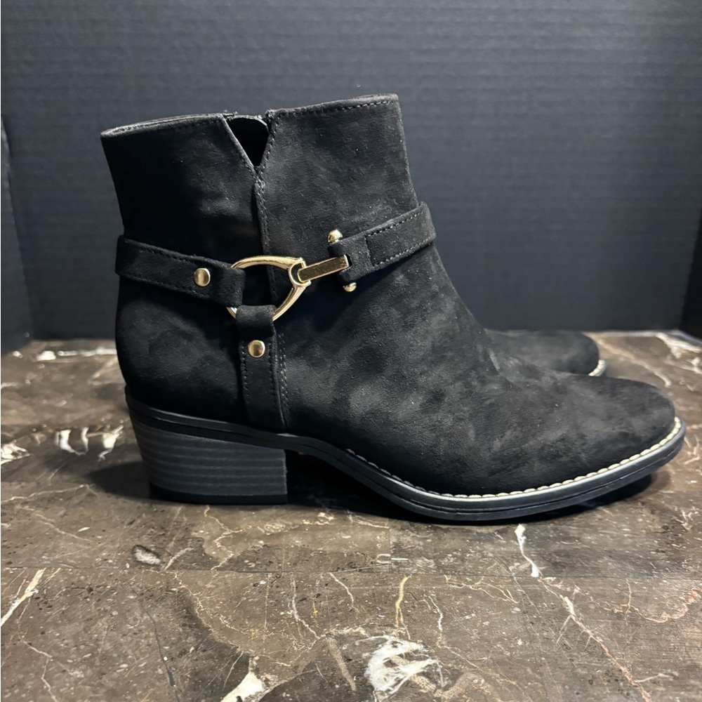 New white mountain black ankle boots
